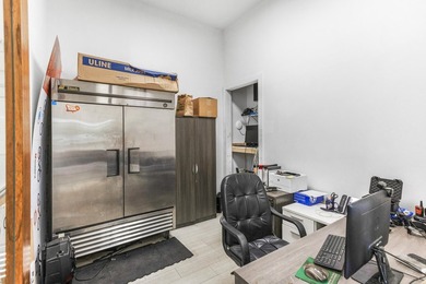 Extraordinary 14,000+ Square Foot Warehouse, Showroom, and - photo 25