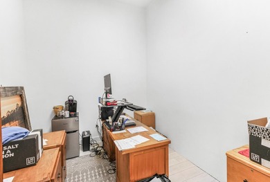 Extraordinary 14,000+ Square Foot Warehouse, Showroom, and - photo 29