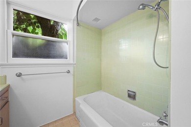 Welcome to 2310 N. Poinsettia, built in 1953 by Floyd Rogers in - photo 43