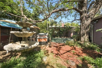 Welcome to 2310 N. Poinsettia, built in 1953 by Floyd Rogers in - photo 49