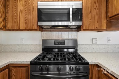 Charming single level, Caldwell home WITH RV PARKING, directly - photo 9