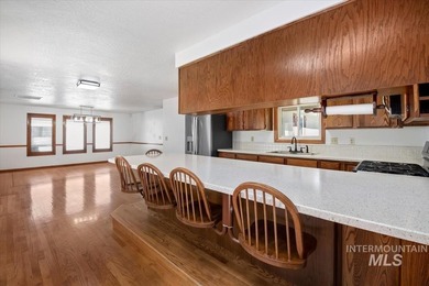 Charming single level, Caldwell home WITH RV PARKING, directly - photo 10
