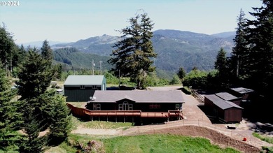 This spacious triple-wide manufactured home offers 3 bedrooms, 2 - photo 1