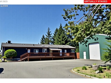 This spacious triple-wide manufactured home offers 3 bedrooms, 2 - photo 2