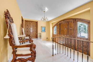 Set on a half-acre with 128 feet of direct waterfront, this 6 - photo 4