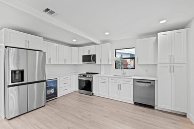 Beautifully updated East Oakland Park home with curb appeal and - photo 13