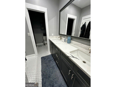 LAKE FRONT, HUGE 8 CAR GARAGE, POOL, DEEP WATER DOCK WITH LIFT - photo 14