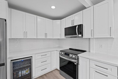Beautifully updated East Oakland Park home with curb appeal and - photo 16
