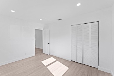 Beautifully updated East Oakland Park home with curb appeal and - photo 21