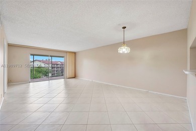 Century Village, a sought-after 55+ community in Pembroke Pines - photo 3