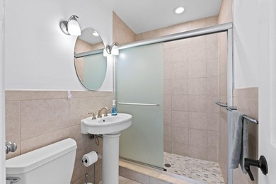 Beautifully updated East Oakland Park home with curb appeal and - photo 24