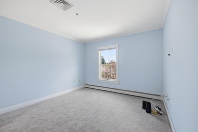 Immaculate and move-in ready, this spacious 1-bedroom, 1-bath - photo 25