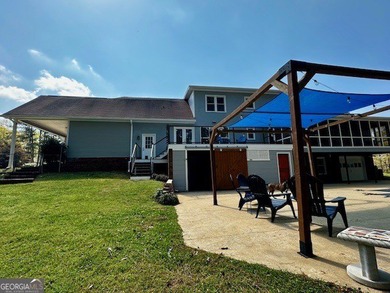 LAKE FRONT, HUGE 8 CAR GARAGE, POOL, DEEP WATER DOCK WITH LIFT - photo 27