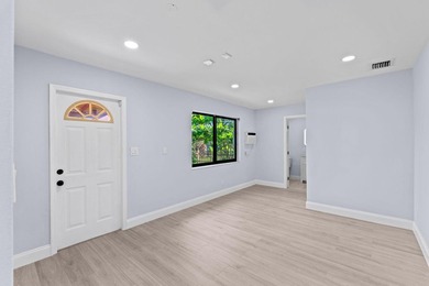 Beautifully updated East Oakland Park home with curb appeal and - photo 28