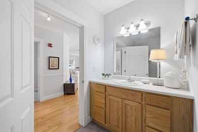 Immaculate and move-in ready, this spacious 1-bedroom, 1-bath - photo 33