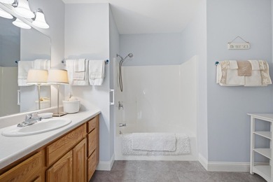 Immaculate and move-in ready, this spacious 1-bedroom, 1-bath - photo 34