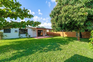 Beautifully updated East Oakland Park home with curb appeal and - photo 34