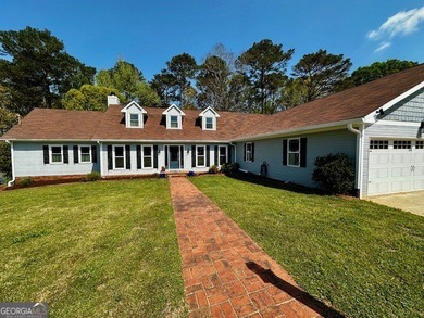 LAKE FRONT, HUGE 8 CAR GARAGE, POOL, DEEP WATER DOCK WITH LIFT - photo 35
