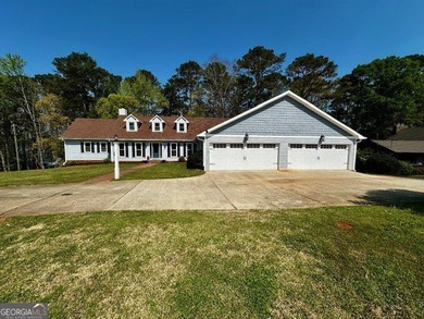 LAKE FRONT, HUGE 8 CAR GARAGE, POOL, DEEP WATER DOCK WITH LIFT - photo 36