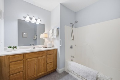 Immaculate and move-in ready, this spacious 1-bedroom, 1-bath - photo 36