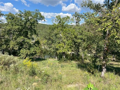 New lakeside community with large waterfront and lake view lots - photo 2