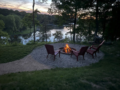 Charming Lakefront Cottage - photo 23