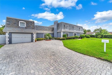 One of the largest waterfront residences in Lighthouse Point - photo 2