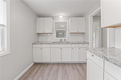 Move right into this beautifully updated 3-bedroom, 1.5-bath - photo 13