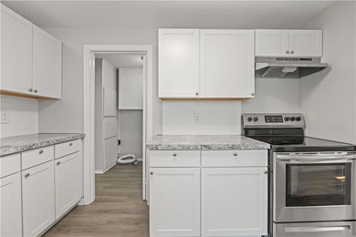 Move right into this beautifully updated 3-bedroom, 1.5-bath - photo 14