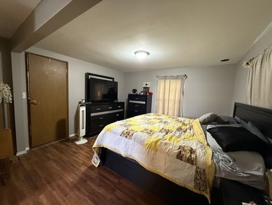 Welcome to this spacious 3 bedroom, 2 bath home in the desirable - photo 14