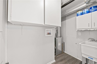 Move right into this beautifully updated 3-bedroom, 1.5-bath - photo 16