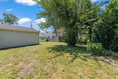 Move right into this beautifully updated 3-bedroom, 1.5-bath - photo 23