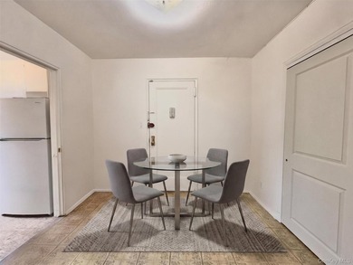 Spacious one-bedroom, one-bathroom co-op apartment located on - photo 4