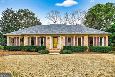 Fowler Lake Home For Sale in Fayetteville Georgia