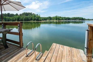 Escape to paradise in this inviting, spacious lakefront home - photo 4