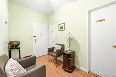 Position your practice in the heart of Forest Hills with this - photo 6