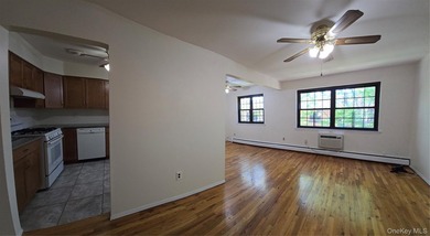 The most desirable Oakland gardens area in bayside, 3-story - photo 15