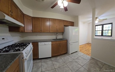 The most desirable Oakland gardens area in bayside, 3-story - photo 19