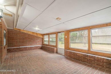 Come see this 4 Bedroom Split-level! This home has 3 bedrooms - photo 10
