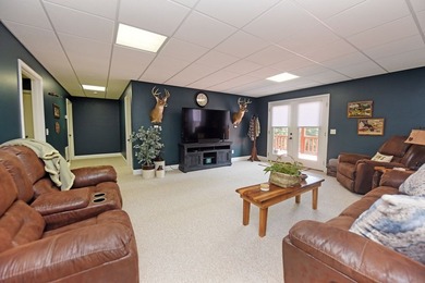 Experience mountain living at its finest with this 4 bedroom, 3 - photo 32