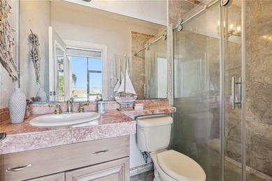 Lakefront Estate with Golf & Waterfront Views | Exclusive Lake - photo 33