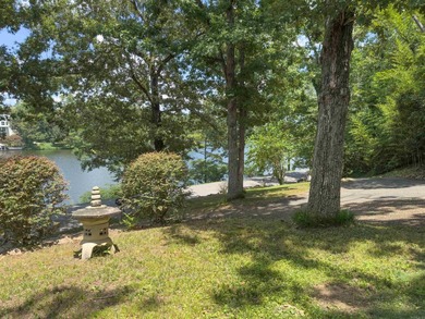 WHAT AN AWESOME VIEW!! This waterfront 4-bedroom, 3-bath home is - photo 35