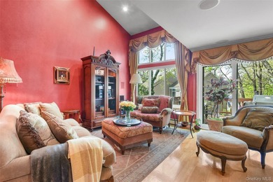 Bright and inviting townhouse offering a spacious layout that - photo 6