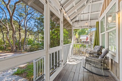 Charming Vintage Cottage & Carriage House in Historic Old - photo 2
