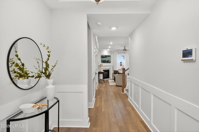 NEW PRICE $469,990 - MOVE-IN READY!! The 'Amelia' is a three - photo 3