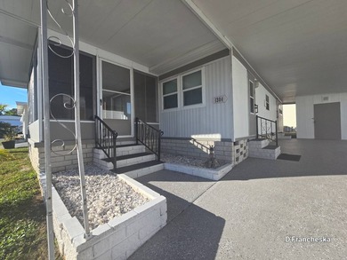 Motivated Seller! Bring offers! Stunning 2-Bed, 2-Bath Mobile - photo 4