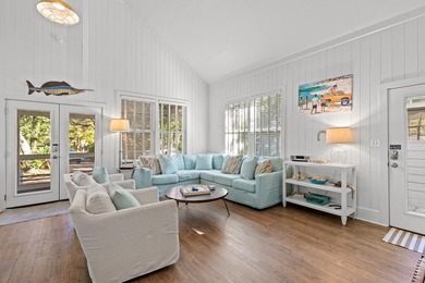 Charming Vintage Cottage & Carriage House in Historic Old - photo 5
