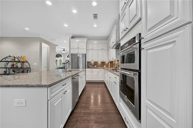 Luxury Townhome Living at Its Finest! Welcome to an exceptional - photo 16