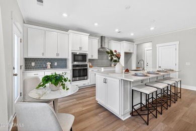 NEW PRICE $469,990 - MOVE-IN READY!! The 'Amelia' is a three - photo 8