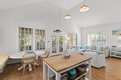 Charming Vintage Cottage & Carriage House in Historic Old - photo 8